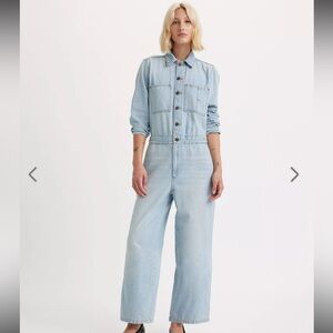 BNWT Levi’s Iconic Jumpsuit Light Blue Denim